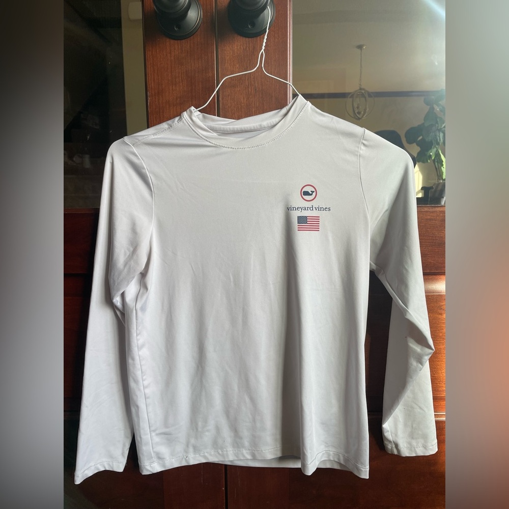 Vineyard Vines kid’s performance  White Long Sleeve Tee with Logo